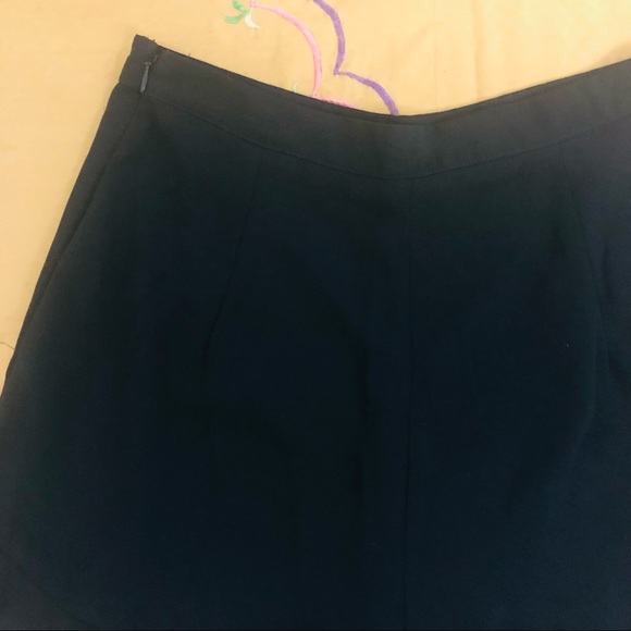 Black shorts - Picture 9 of 9